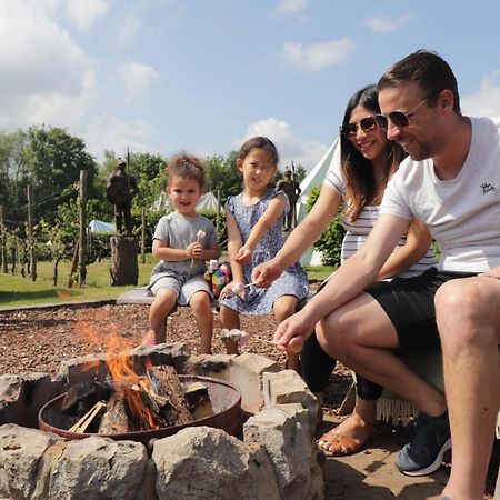 Leeds Castle Knights Glamping Hotel Ngoại thất bức ảnh